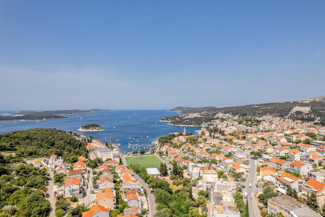 Apartments Dobrila Hvar Town Exterior foto