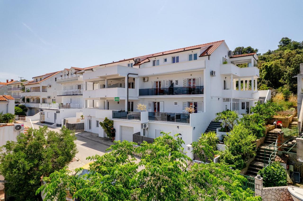 Apartments Dobrila Hvar Town Exterior foto